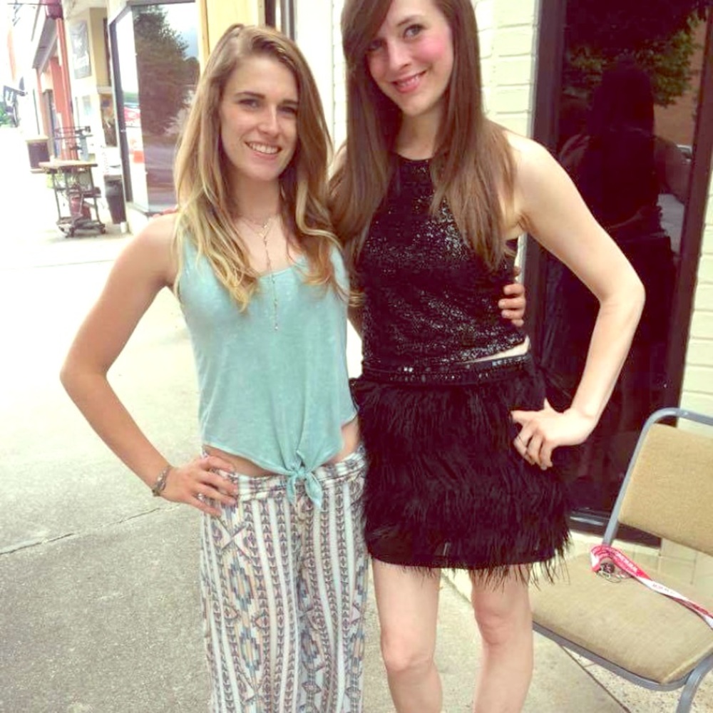 Hi, I'm Anna and I love fashion!! :)